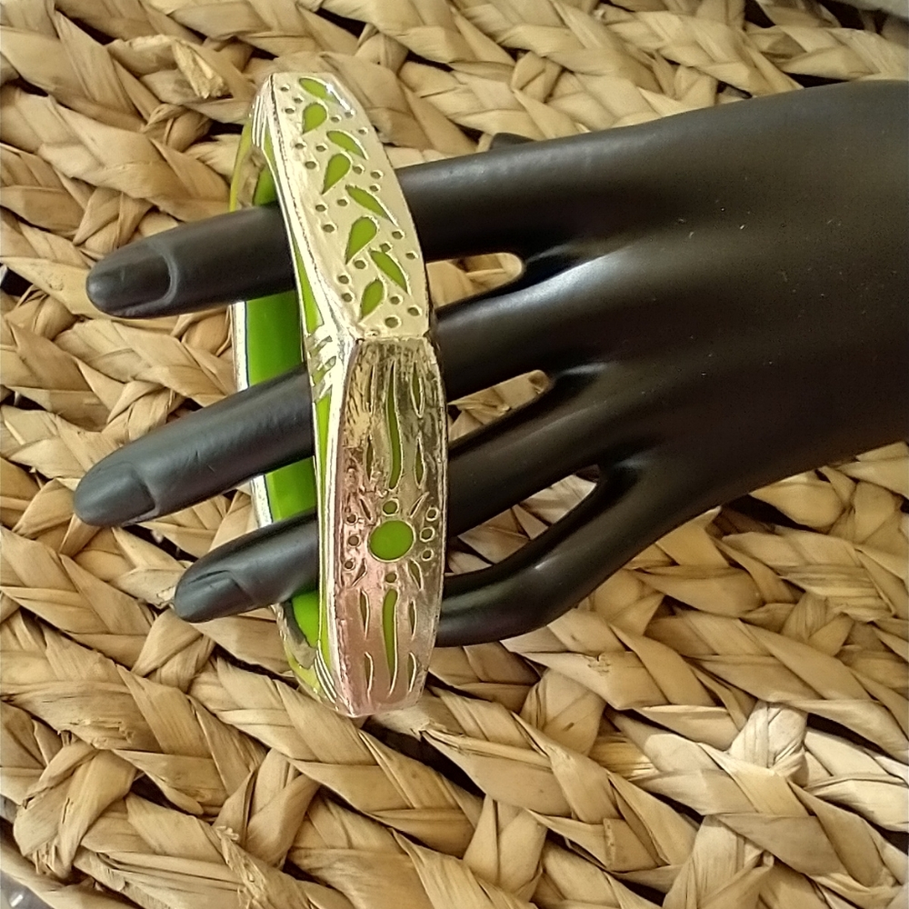 Bracelet Bangle Two Tone🌈NWOT Bangle bracelet
